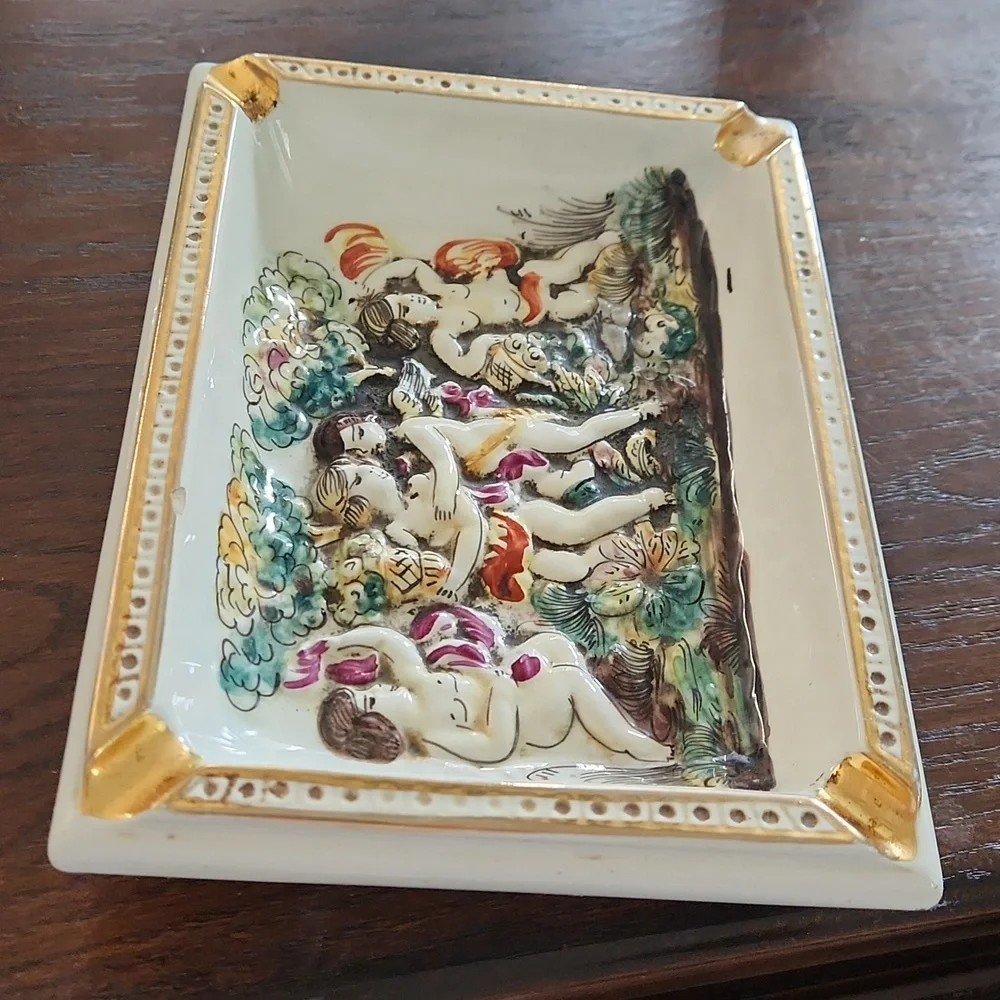 1970S HANDCRAFTED CAPODIMONTE CERAMIC ASHTRAY .